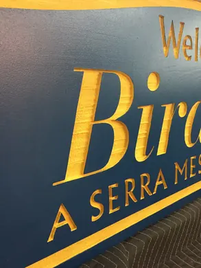 Dimensional lettering detail